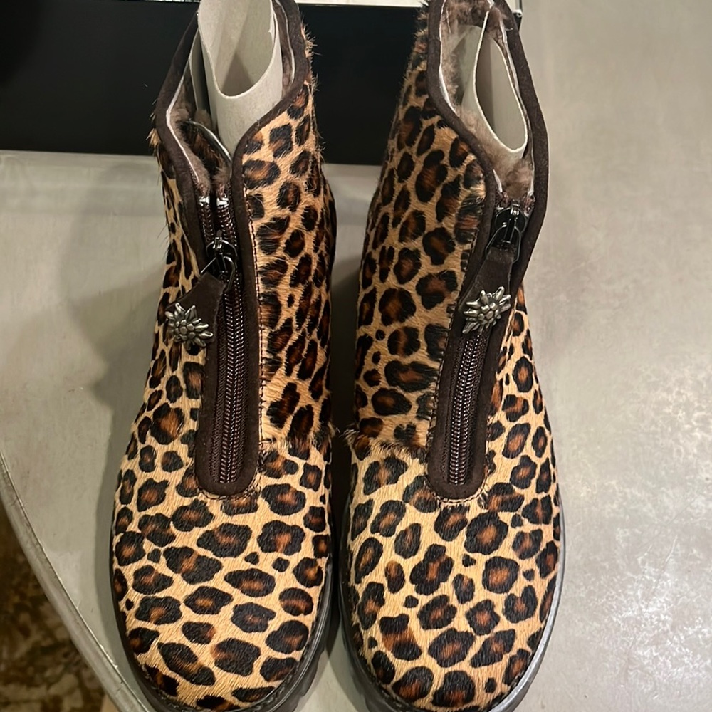 Apres ski Diavolezza fur boots size 6 NWT